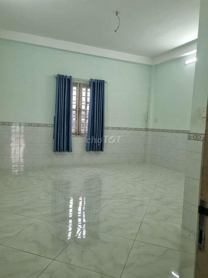 Cho thuê nhà 
Dt 5x18 -2 lầu -3pn -1pt -4wc
Đường xe tải tới nhà

