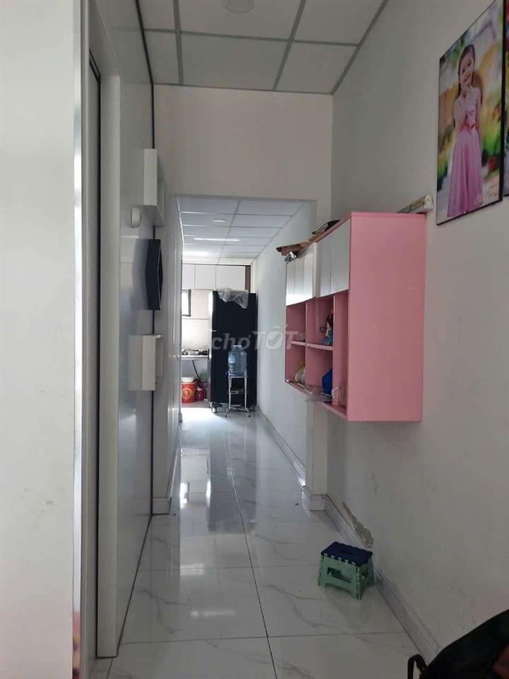 cho thuê nhà gần chợ đầu mối dt 4x12 -1pn -1wc hẻm ba gác