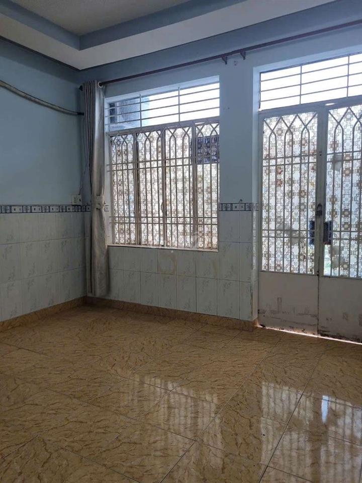 Cho thuê nhà thn 
Dt 4x14 -1 lầu -2pn-2wc 
Đường xe hoi tới nhà 
