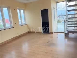 cho thuê nhà 5x25 -1 lửng -2 lầu -4pn -5wc, đường xe tải thông