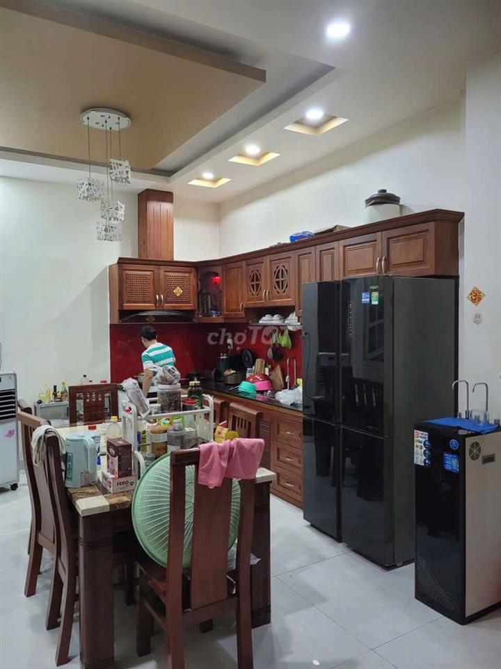 cho thuê nhà bà điểm dt 4x20 -2 lầu -3pn -3wc đường xe hơi tới nhà