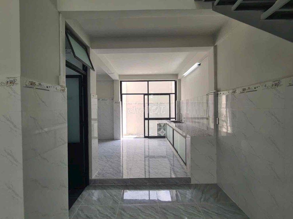nhà thuê ở kho xưởng