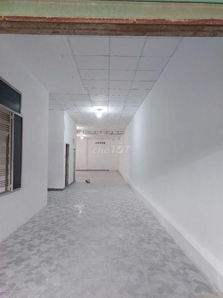 CHO THUÊ NHÀ 4×30 - MẶT TIỀN TRẦN VĂN MƯỜI-  HOCMON.
GIÁ : 10 TRIỆU TL