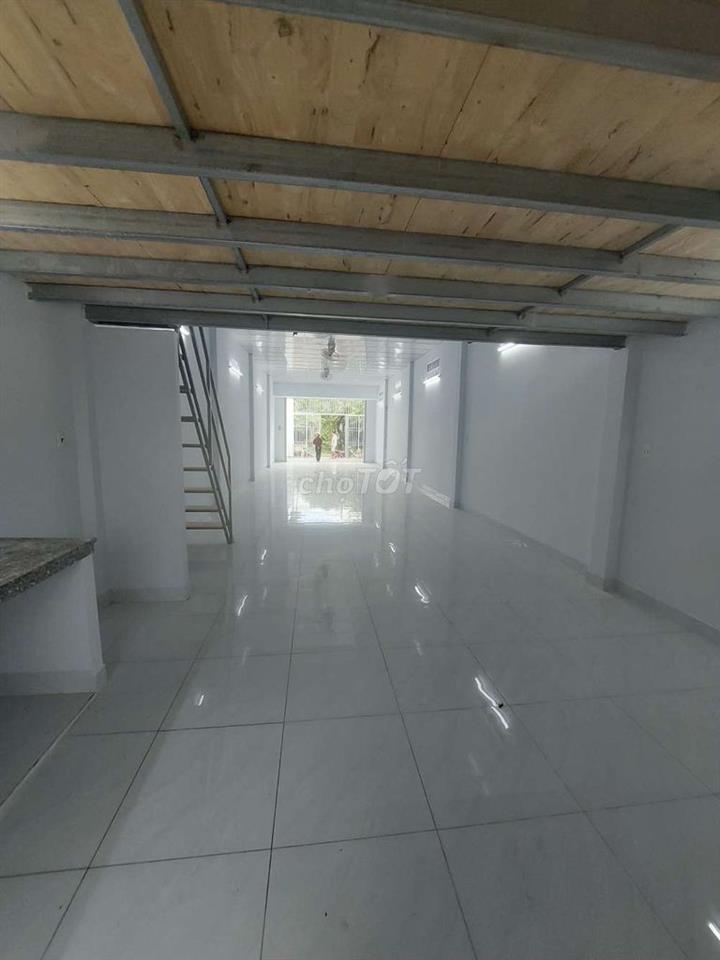 CHO THUÊ XƯỞNG  10×30– MT DƯƠNG CÔNG KHI XTT HÓC MÔN. GIÁ: 18 TRIỆU TL