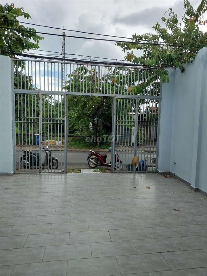 CHO THUÊ XƯỞNG  10×30– MT DƯƠNG CÔNG KHI XTT HÓC MÔN. GIÁ: 18 TRIỆU TL