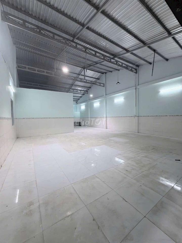CHO THUÊ KHO 10×30 – XUÂN THỚI THƯỢNG- HÓC MÔN - GIÁ: 18 TRIỆU TL