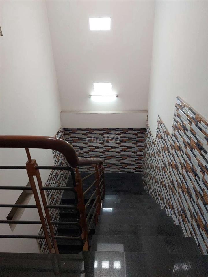 CHO THUÊ NHÀ 5×20- XTS – GẦN NGÃ TƯ HOCMON . GIÁ: 9 TRIỆU TL