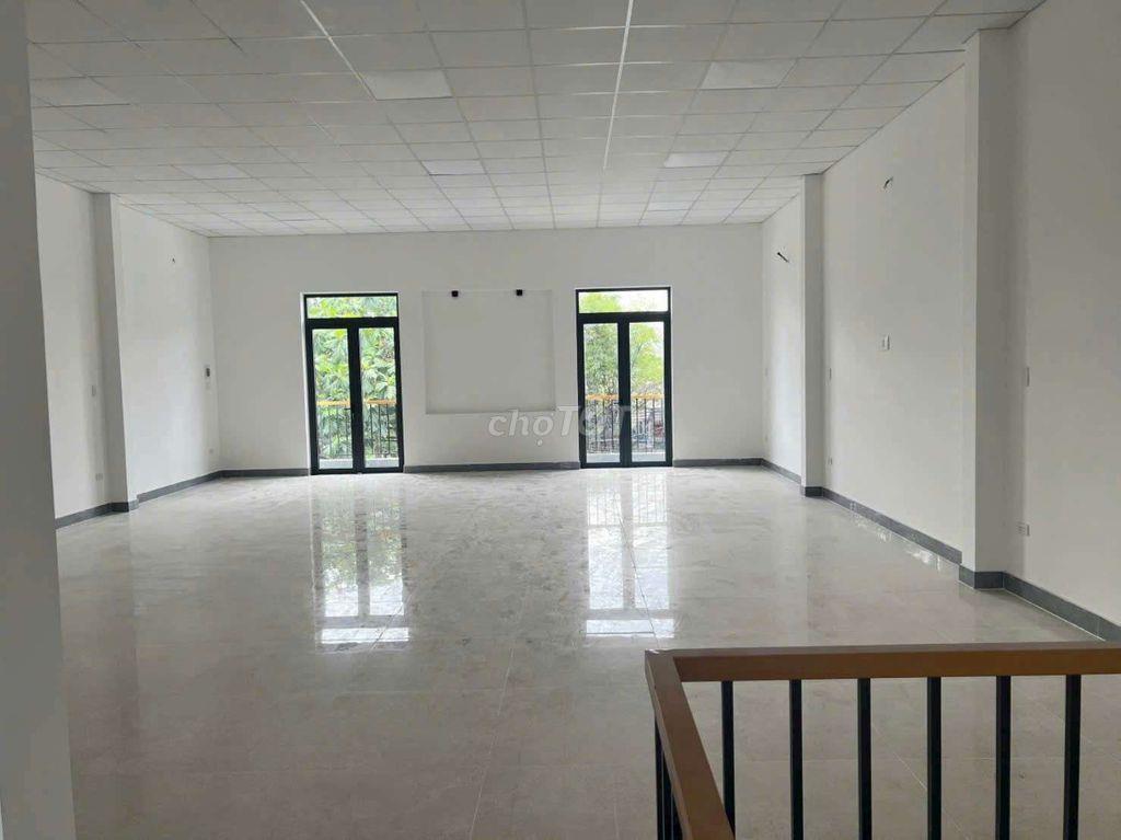 CHO THUÊ NHÀ 7×30 MẶT TIỀN SONG HÀNH – HÓC MÔN . GIÁ: 20 TRIỆU