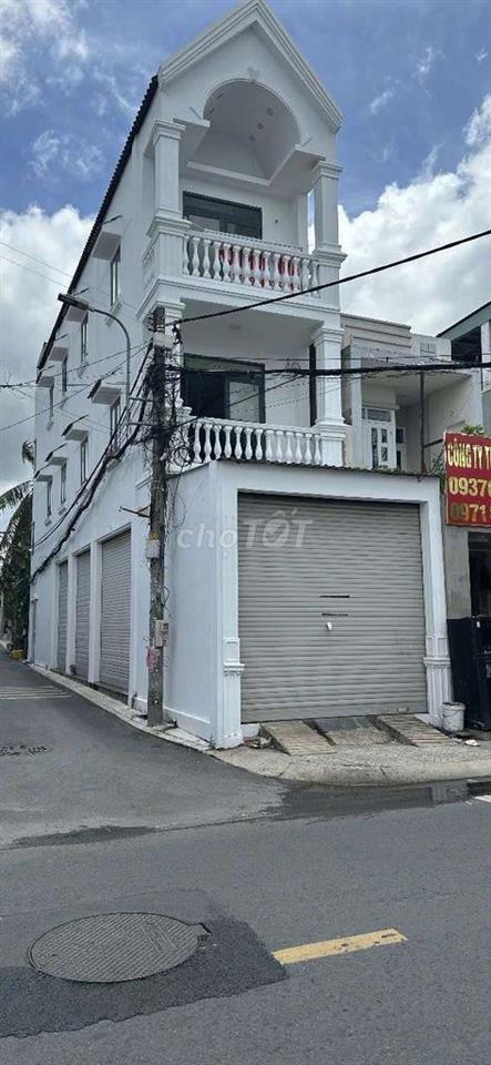 CHO THUÊ NHÀ 4×17 - GÓC HAI MẶT TIỀN - TT HÓC MÔN - GIÁ: 20 TRIỆU