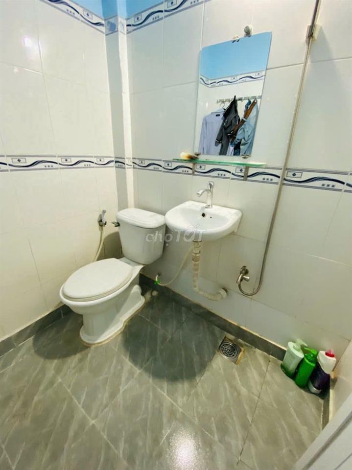 CẦN CHO THUÊ NHÀ RIÊNG, DIỆN TÍCH 40m2 (1 TRỆT+2 LẦU), Ở BÀ ĐIỂM.