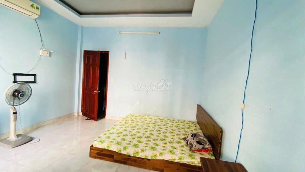 CẦN CHO THUÊ NHÀ RIÊNG, DIỆN TÍCH 40m2 (1 TRỆT+2 LẦU), Ở BÀ ĐIỂM.