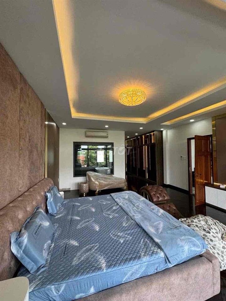 CHO THUÊ BIỆT THỰ ĐƯỜNG BÙI CÔNG TRỪNG, HÓC MÔN CÁCH TRUNG TÂM Q1 45PH
