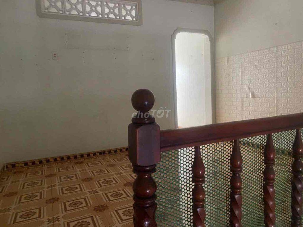 Nhà nguyên căn cho thuê 4*16m2 Ấp Đông 1 cũ