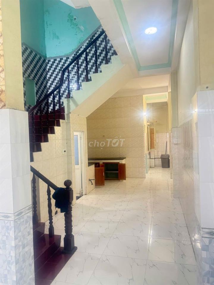 Cho Thuê Nhà 4x19 ( 3 Tầng) Gần Sát Chợ Đầu Mối Hóc Môn