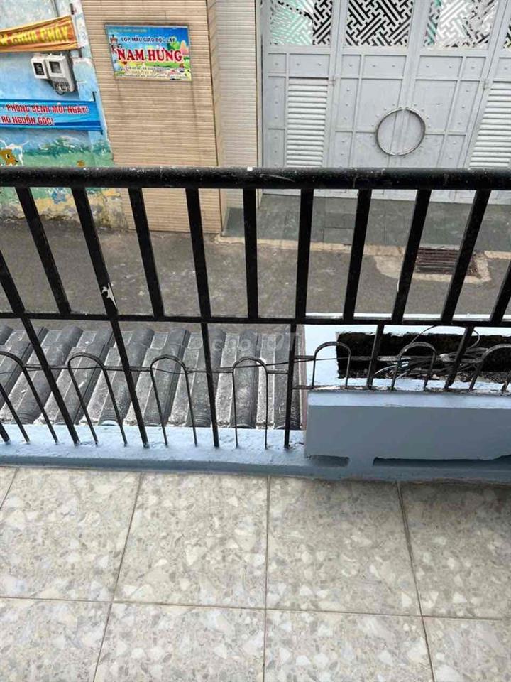 nhà 1 trệt 1 lầu shr ở hoac kinh doanh