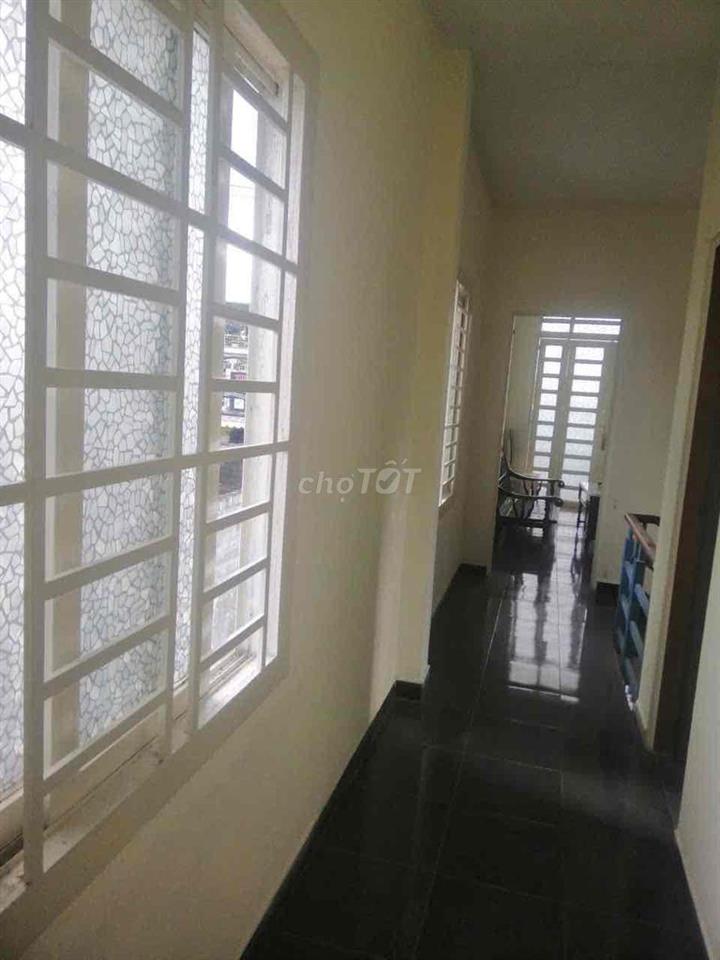 nhà 1tret 1 lầu 3pn dt 100m2