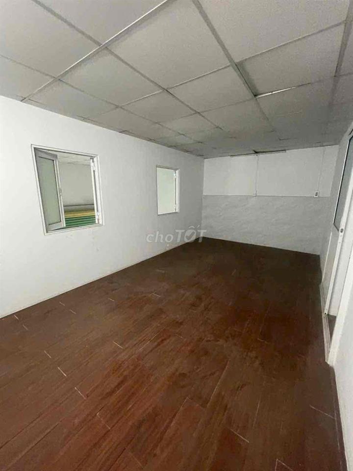 Nhà cấp 4 sach sẽ 2pn 1pk 1pb 1tolet