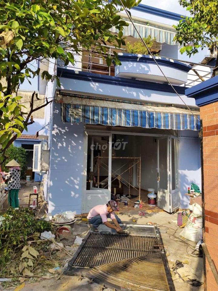 Cho thuê nhà Sân vườn 7m x 19m gần chợ đầu mối Hóc Môn