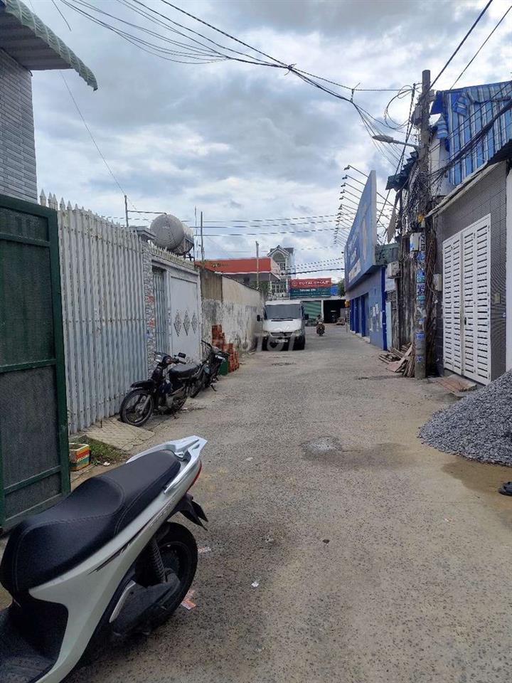CHO THUÊ KHO 660M² 40TR/TH GÓC HẺM TÔ KÝ – HÓC MÔN 