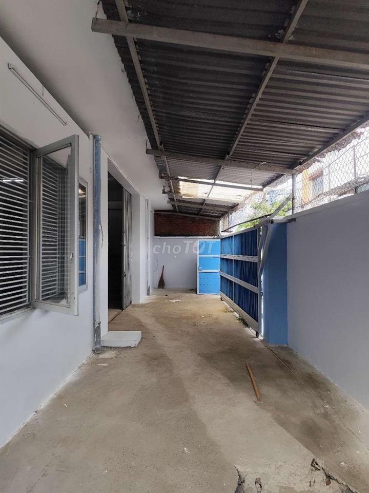 CHO THUÊ KHO 660M² 40TR/TH GÓC HẺM TÔ KÝ – HÓC MÔN 