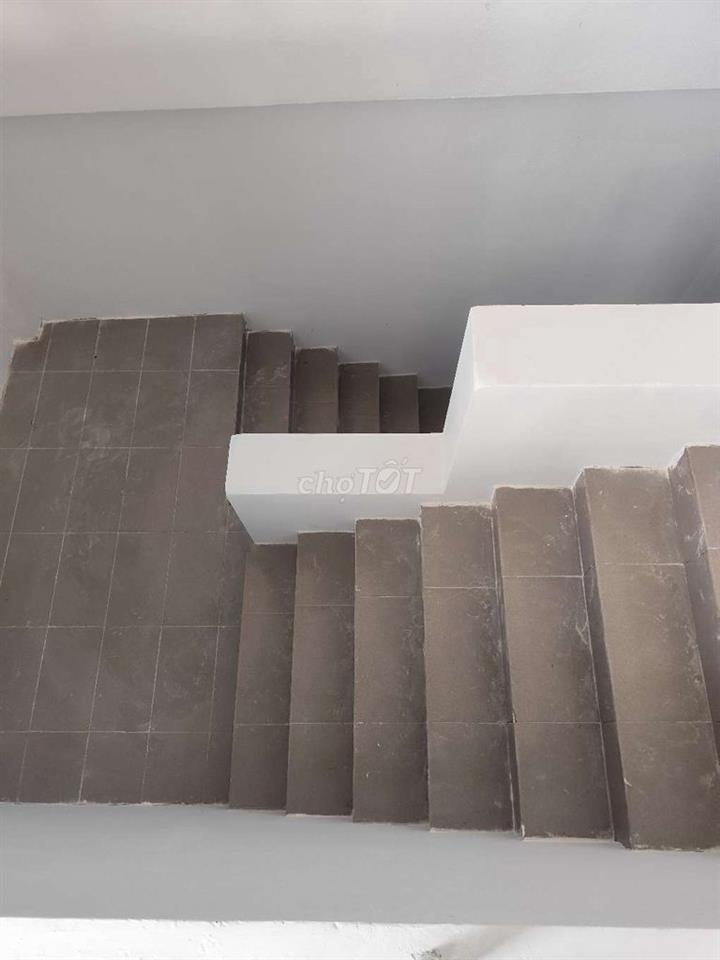 CHO THUÊ KHO 660M² 40TR/TH GÓC HẺM TÔ KÝ – HÓC MÔN 