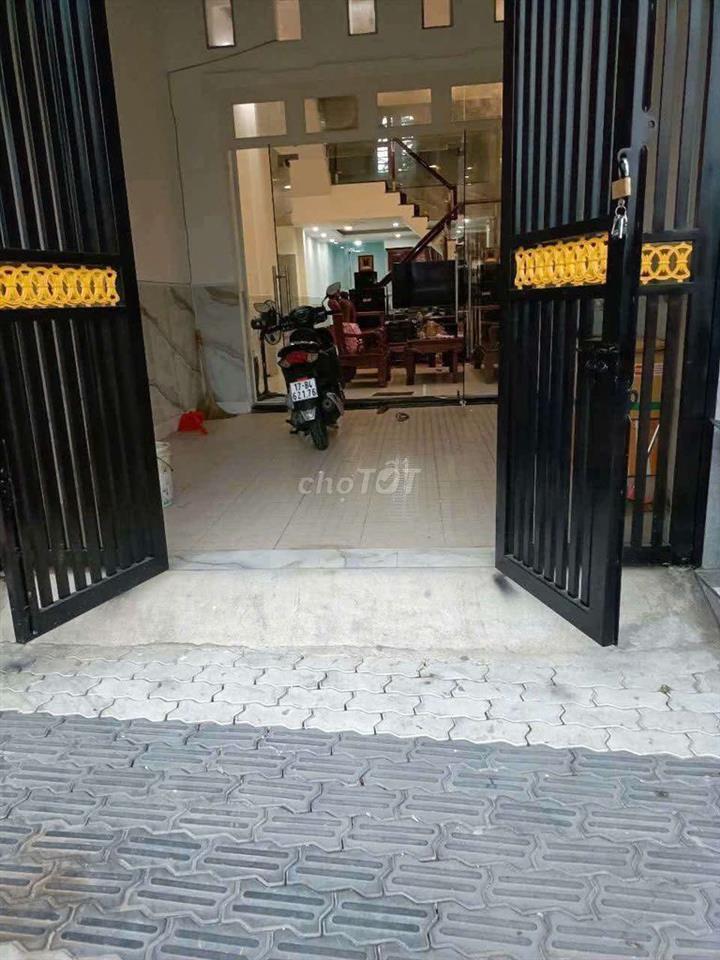 CHO THUÊ NHÀ MẶT TIỀN PHẠM THỊ GIÂY,  THỚI TAM THÔN, HÓC MÔN – 15TR/TH