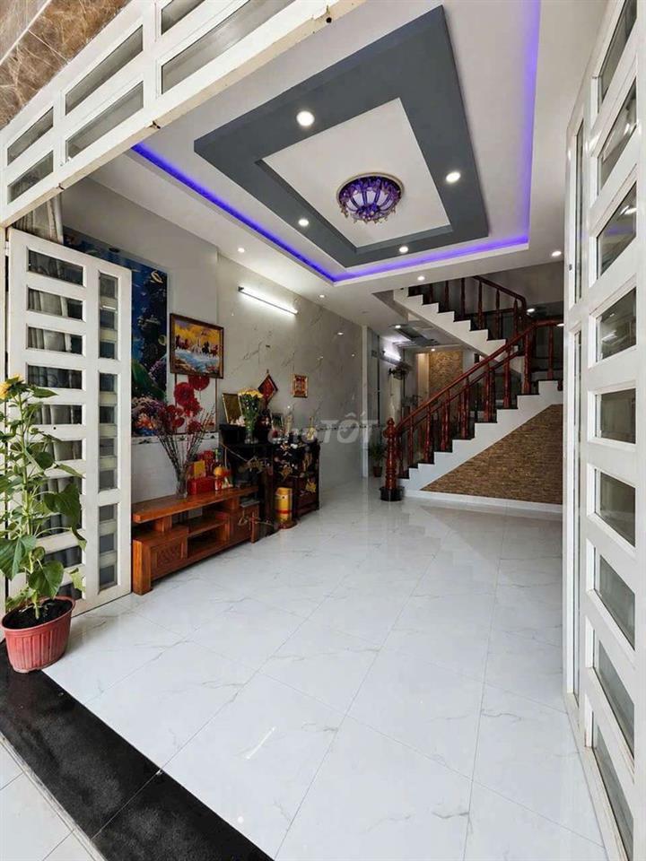 cho thuê nhà nguyên căn 1 trệt 3 lầu