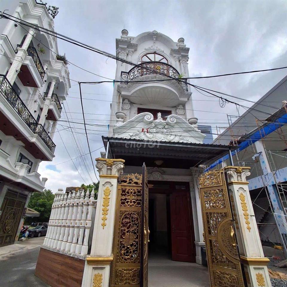 cho thuê căn góc 1 trệt 3 lầu 