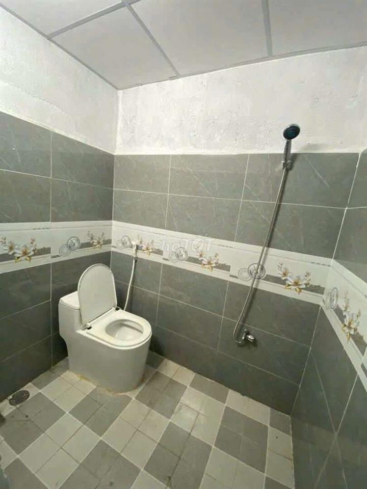 cho thuê nhà trống suốt gác lửng