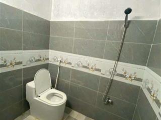 cho thuê nhà trống suốt gác lửng