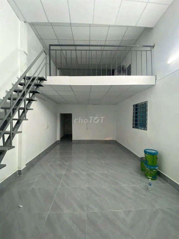 cho thuê nhà trống suốt gác lửng