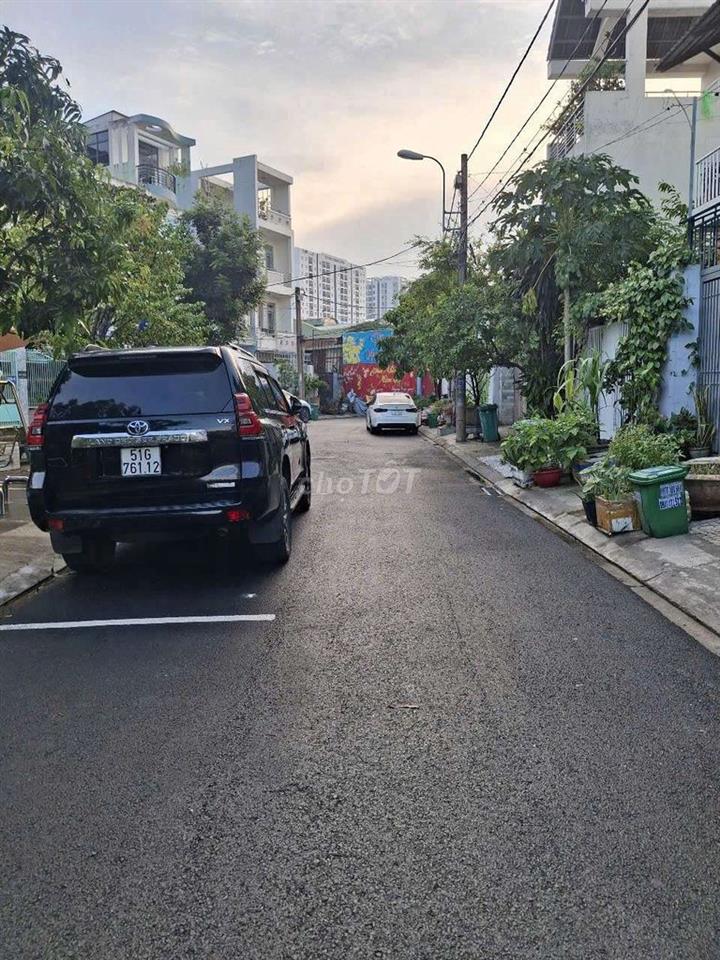 👉Cho thuê nhà 1trệt 1lầu 3pn 3wc 1bếp DT 4X18 Khu công viên