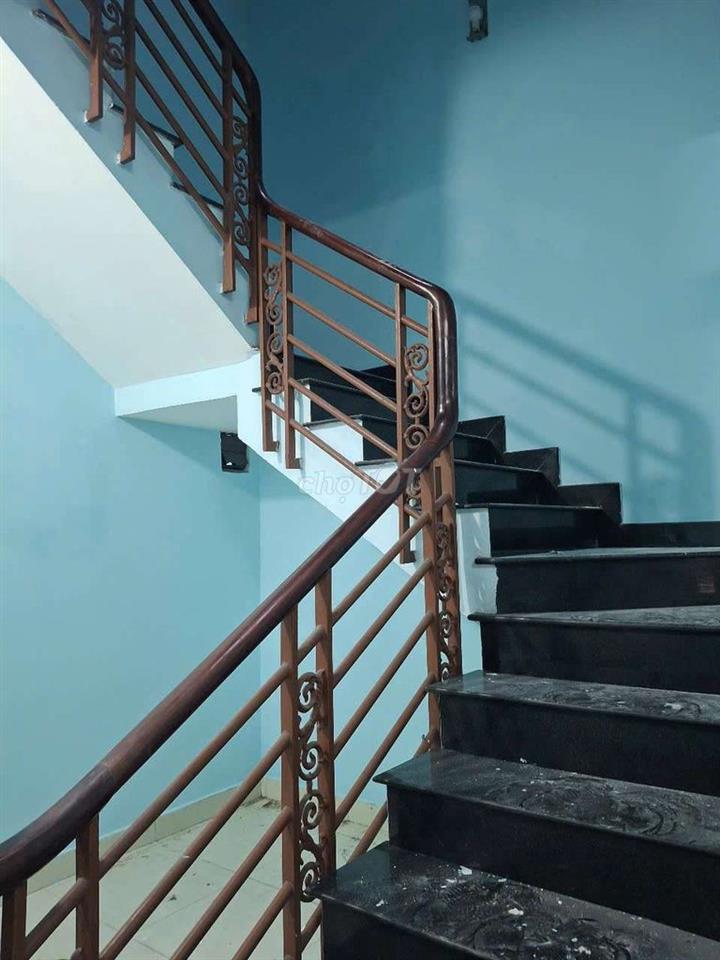 👉Cho thuê nhà 1trệt 1lầu 3pn 3wc 1bếp DT 4X18 Khu công viên
