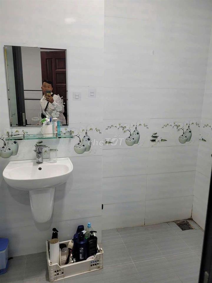 🧣Cho thuê nhà 1trệt 3lầu 5pn 5wc 1bếp viêu đẹp