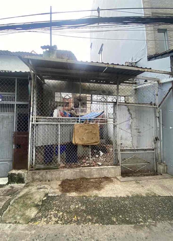 GẦN LUỸ BÁN BÍCH - PHÚ THỌ HOÀ - TÂN PHÚ