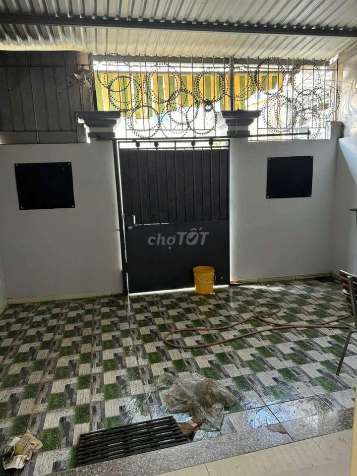 NHÀ 4 5X18M 2 LẦU 4PN SẠCH ĐẸP GIÁ TỐT
