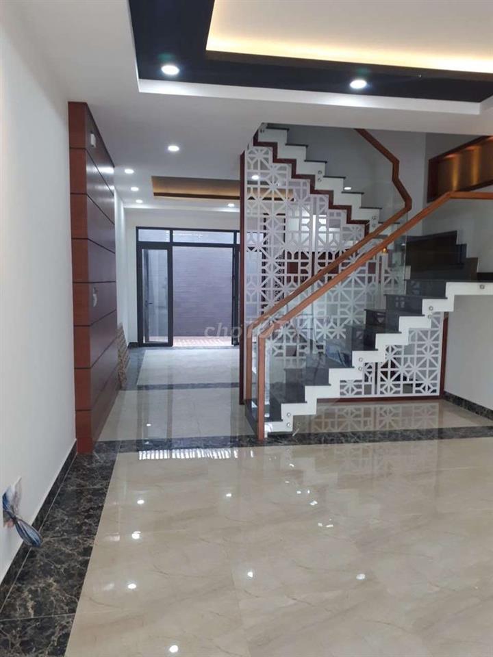 NHÀ 5X24M 3 LẦU KHU DÂN CƯ ĐỒNG PHƯỢNG SÁT BỜ KÊNH