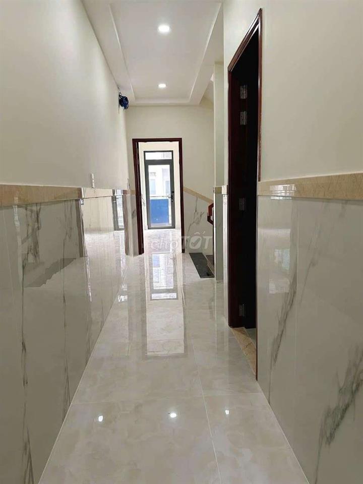 NHÀ MỚI XÂY 5X20M 1 TRỆT 2 LẦU GIÁ TỐT