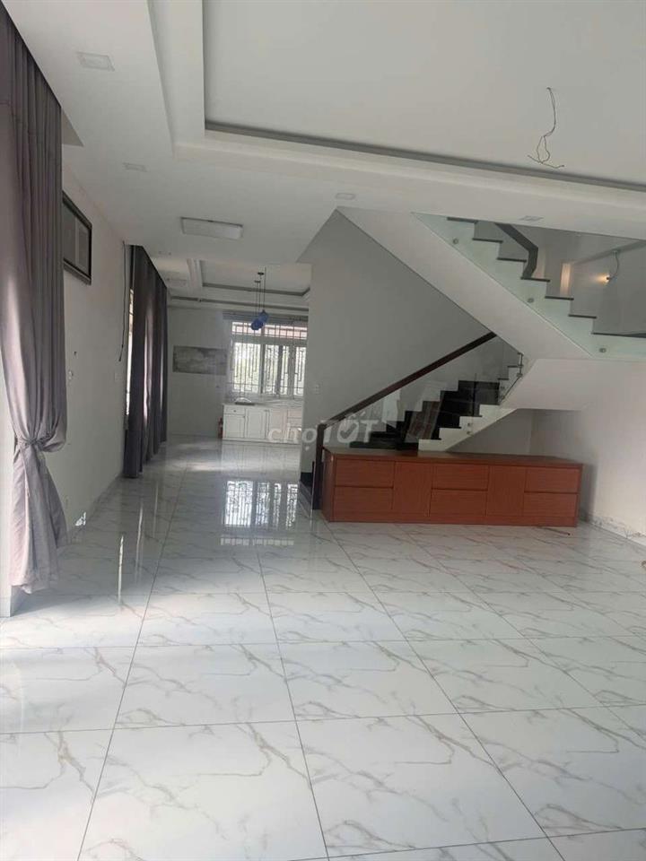NHÀ 6.5X20M1 TRỆT 3 LẦU NGAY CẦU THAM LƯƠNG 