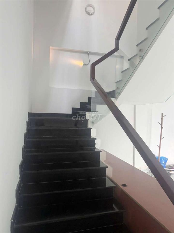NHÀ 6.5X20M1 TRỆT 3 LẦU NGAY CẦU THAM LƯƠNG 