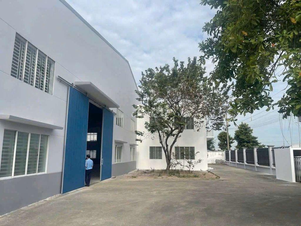KHO 1700M2 CÓ PCCC CONT ĐÊM KHO MỚI ĐẸP GIÁ TỐT