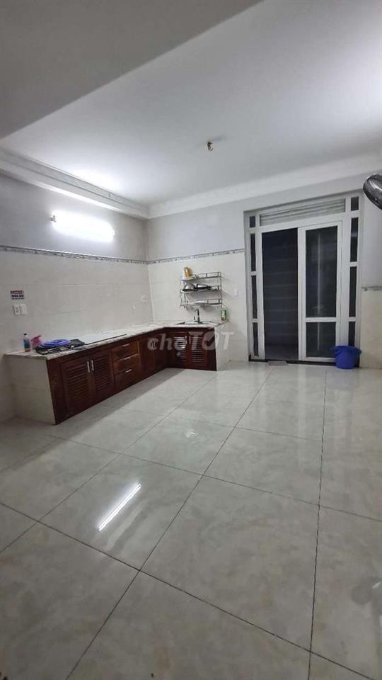 NHÀ 5X20M 1 TRỆT 3 LẦU THÍCH HỢP VP CÔNG TY