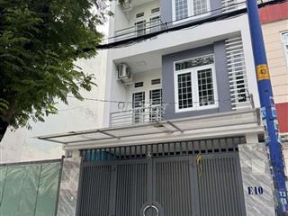 NHÀ 5X20M 1 TRỆT 3 LẦU ĐỐI DIỆN TRƯỜNG HỌC