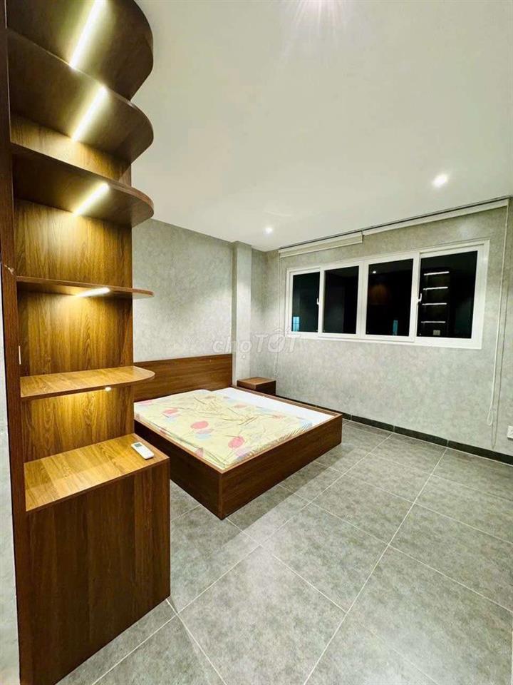 NHÀ 5X20M 3 LẦU 4PN CÓ THANG MÁY SẴN NỘI THẤT GIÁ TÔAT