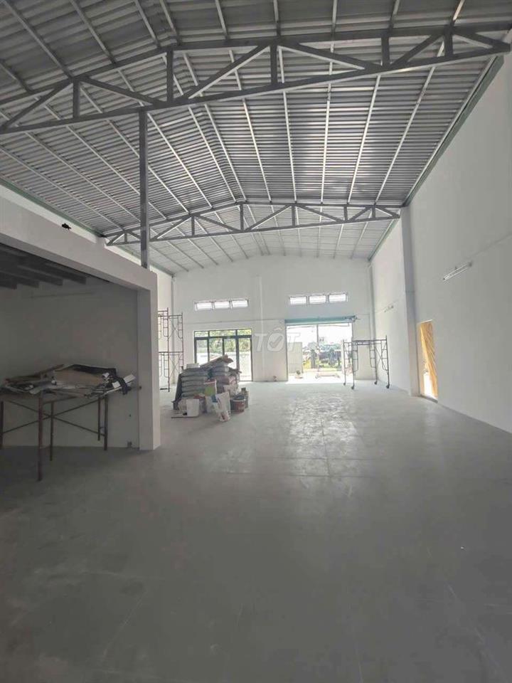 NHÀ KHO 8X25M CÓ GÁC ĐƯỜNG 10x30M CONT ĐẬU CỬA GẦN CẦU THAN LƯƠN