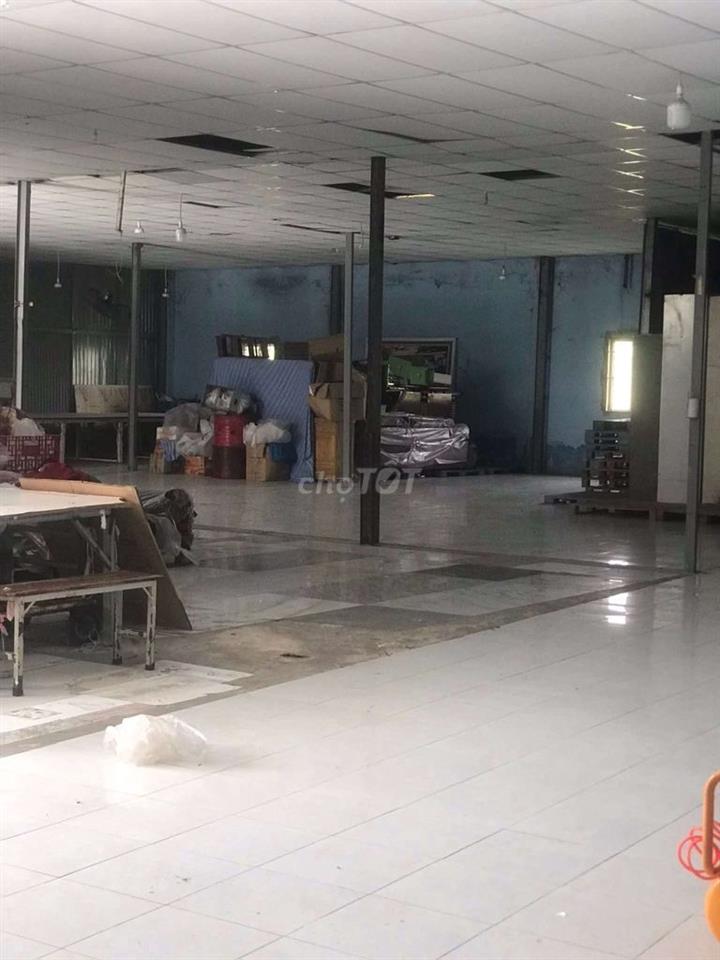 XƯỞNG GẦN CVPM QUANG TRUNG 1350M2 CONT ĐÊM GIÁ TỐT