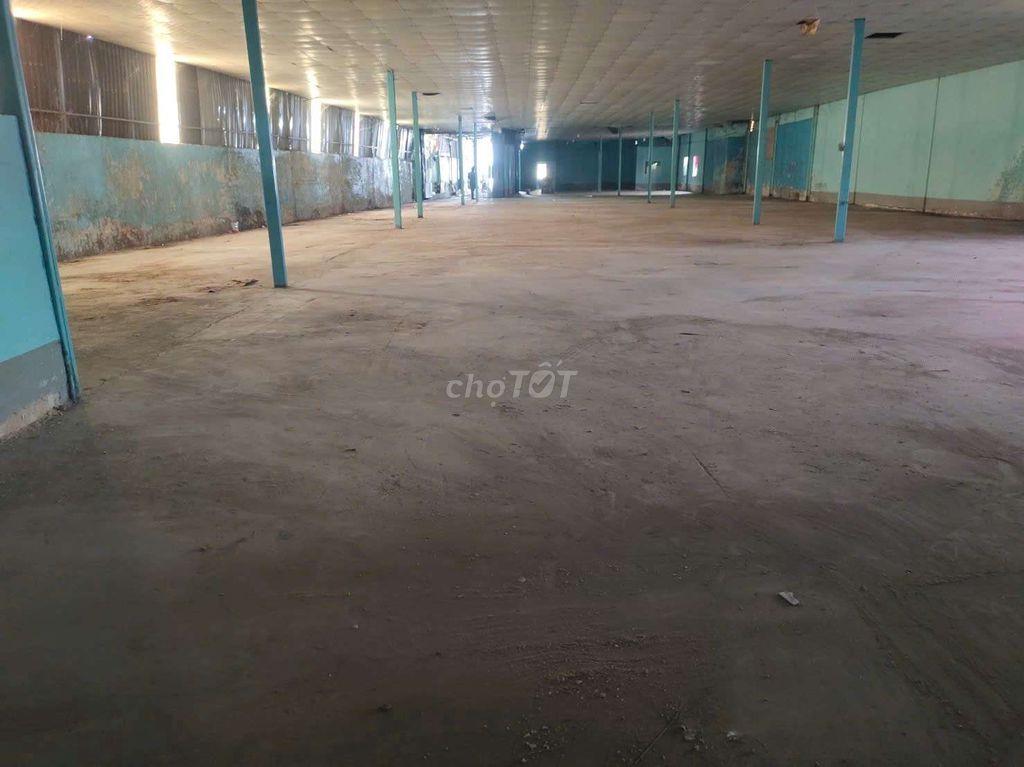XƯỞNG GẦN CVPM QUANG TRUNG 1350M2 CONT ĐÊM GIÁ TỐT