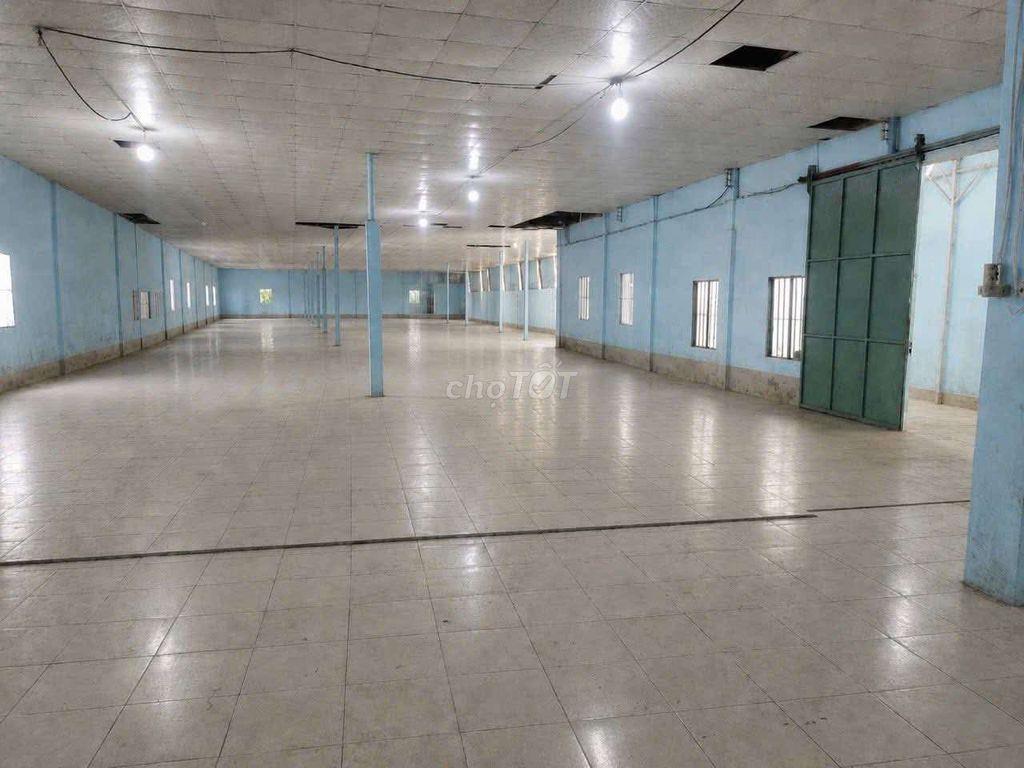 XƯỞNG GẦN CVPM QUANG TRUNG 1350M2 CONT ĐÊM GIÁ TỐT