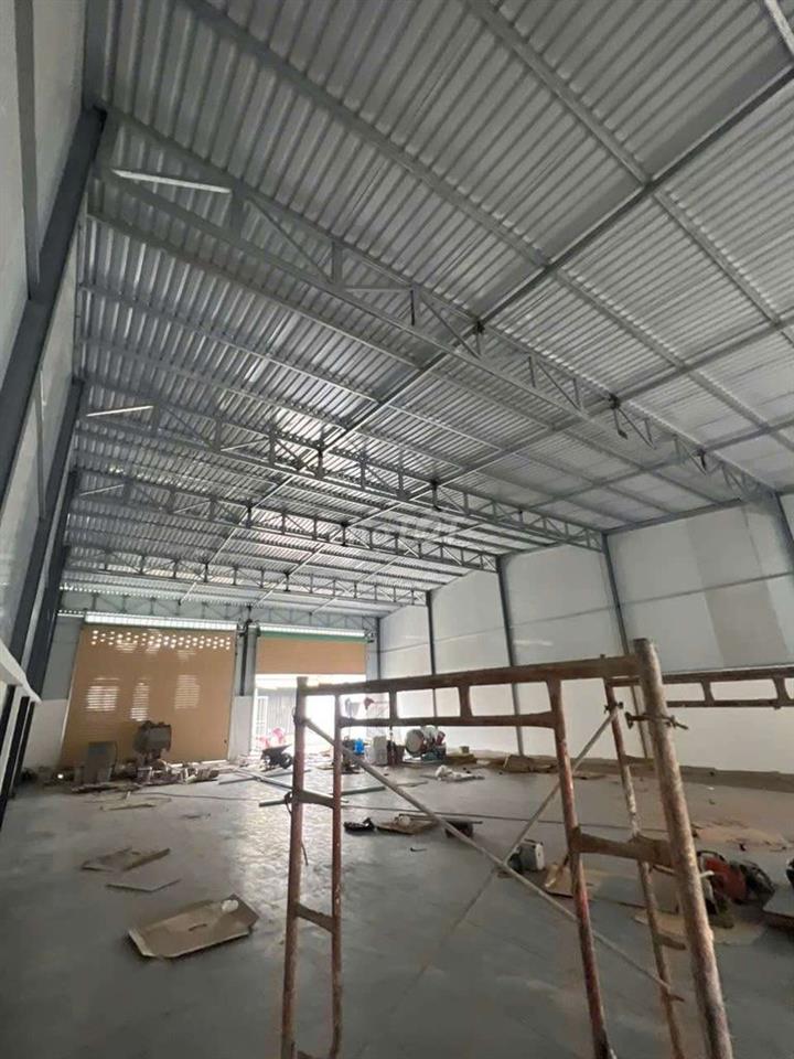 Xưởng mới xây 12x30M 1/ phan văn hớn gần cầu tham lương