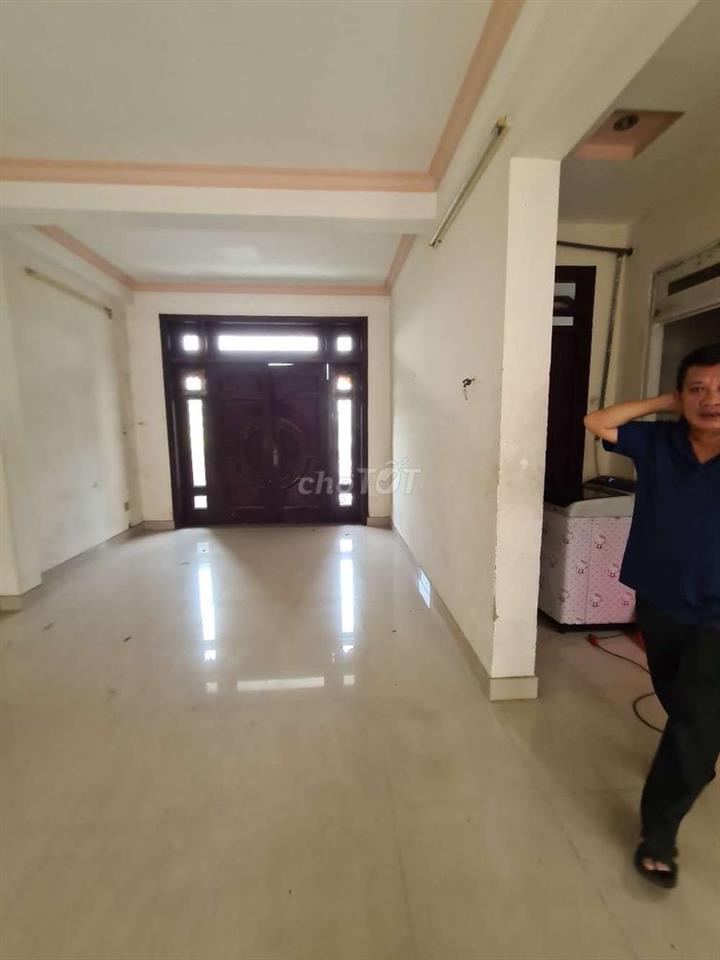 NHÀ NGUYÊN CĂN 400M2 VỊ TRÍ SẦM UẤT ĐÔNG ĐÚC